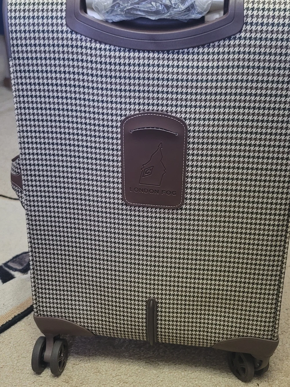 20' Expandable Spinner Carry-on London Fog
